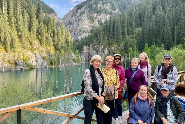 Tour Group Lake View